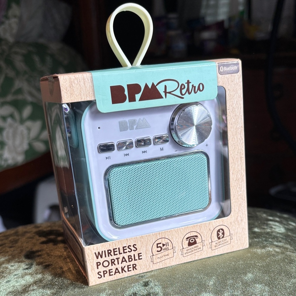 BP Retro Mint Bluetooth Speaker